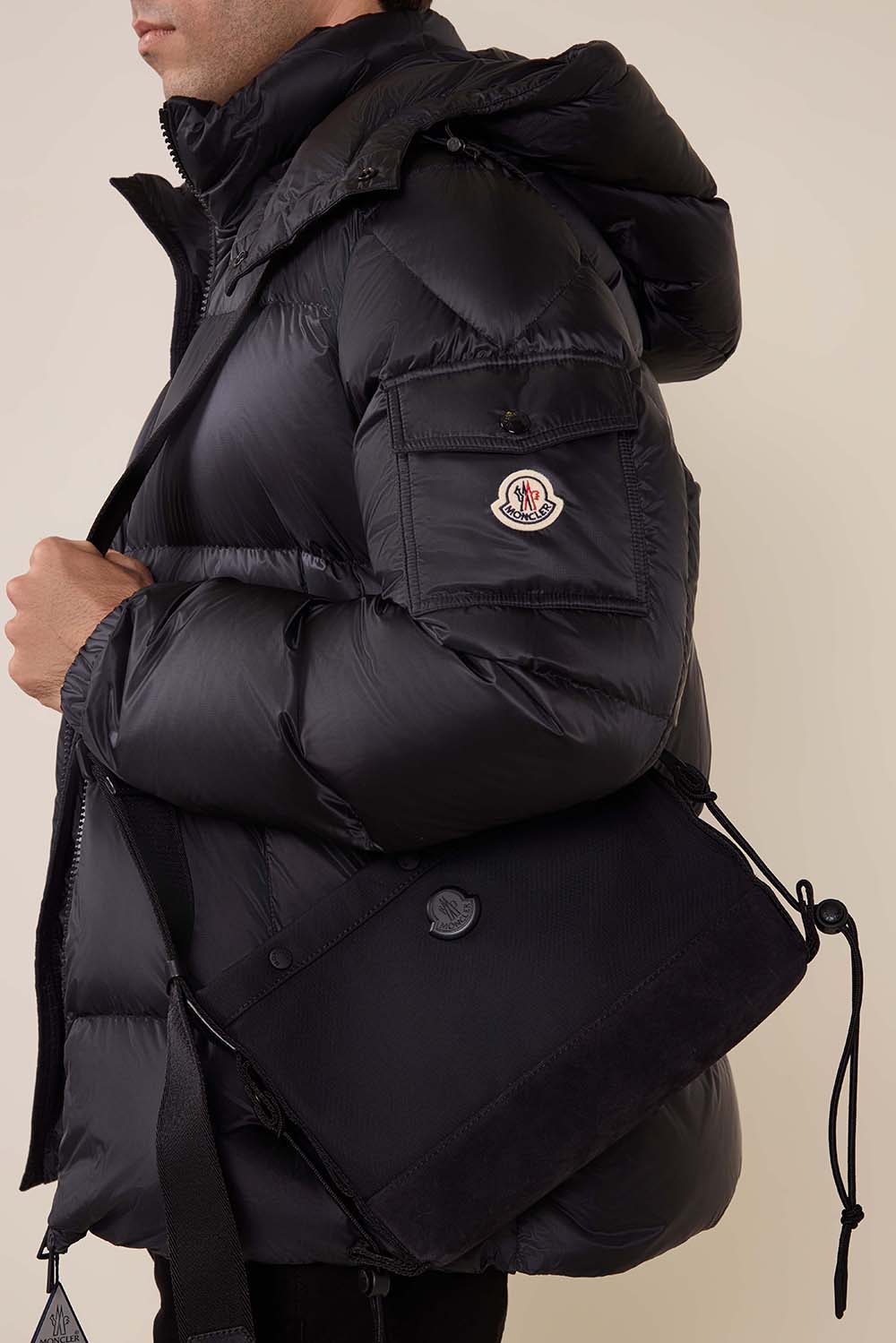 תמונת כל הלוק של תיק קרוסבודי